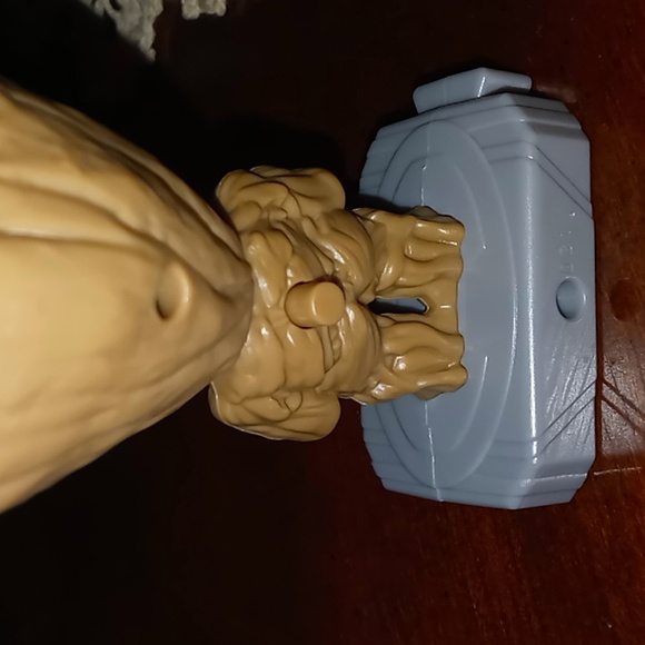 Avengers Groot moveable figurine - Picture 2 of 3